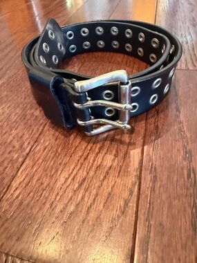 L.e.i. Black leather Double-Prong Grommet Leather Belt vintage Y2K 36-40